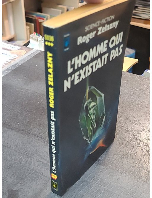 L'homme qui n'existait pas : une odyssée de l'identité par Roger Zelazny
