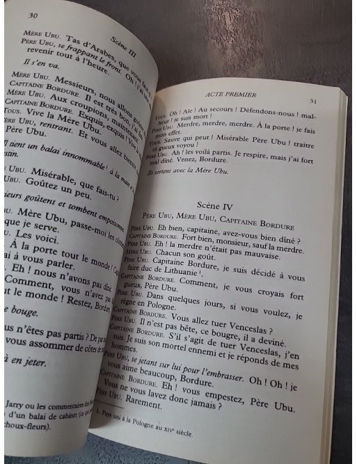 Ubu Roi : Drame burlesque et absurde par Alfred Jarry