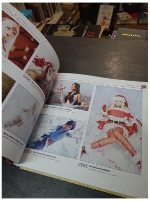 1,000 Incredible Costume and Cosplay Ideas. de Allison DeBlasio, Joey Marsocci, Yaya Han