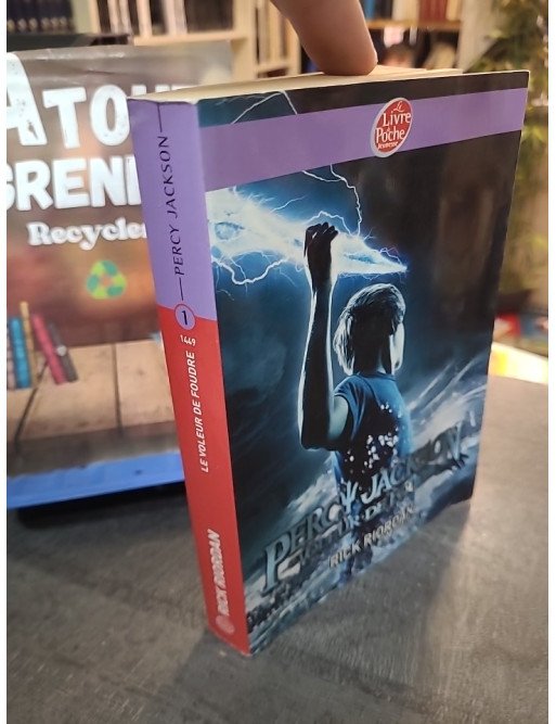 Percy Jackson - Tome 1 - Le voleur de foudre de Rick Riordan
