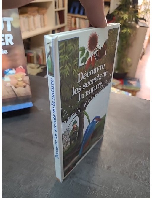 Découvre les secrets de la nature : un livre de poche illustré pour les jeunes lecteurs par Laura Bour