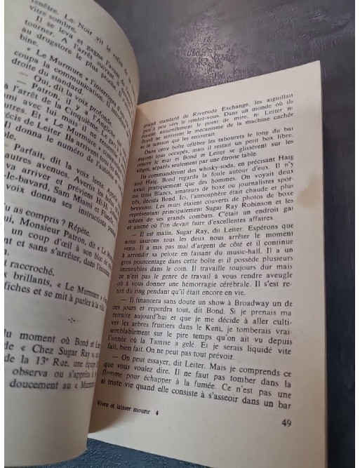 Vivre et Laisser Mourir - James Bond 007 - Le roman d'espionnage culte de Ian Fleming