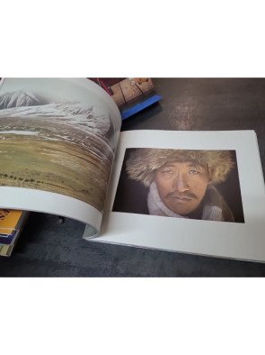 Caravanes de Tartarie : Un Témoignage Photographique des Voyageurs Roland et Sabrina Michaud