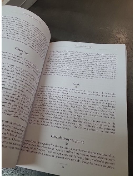 Aromathérapie De A À Z : Le Guide Le Plus Complet Jamais Publié Sur Le Sujet par Patricia Davis - Référence Santé Naturelle