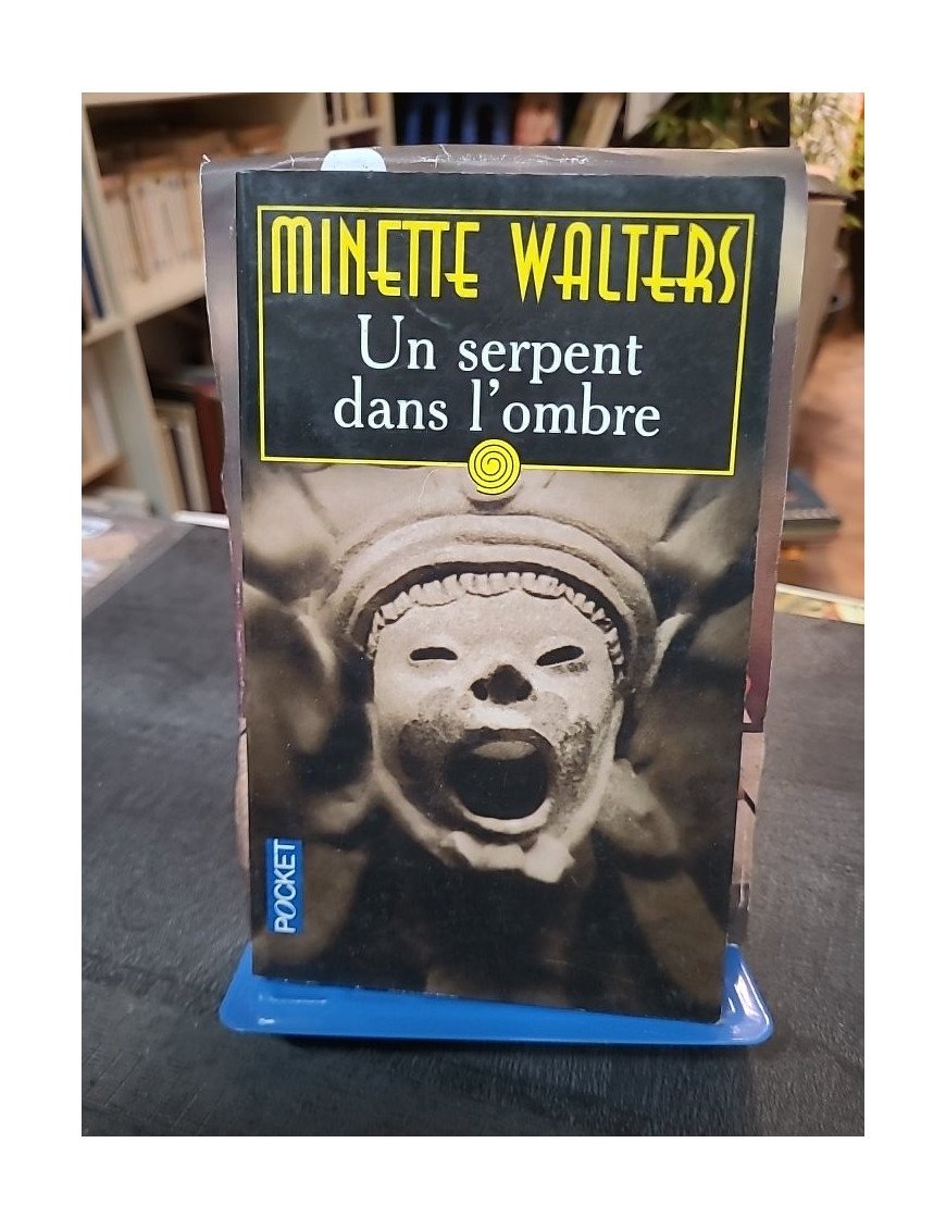 Un serpent dans l'ombre : Thriller sur un crime raciste à Londres par Minette Walters (Pocket)
