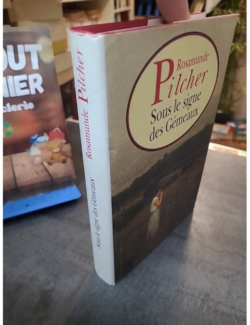 Sous le signe des Gémeaux de Rosamunde Pilcher : L'échange d'identité entre deux sœurs jumelles