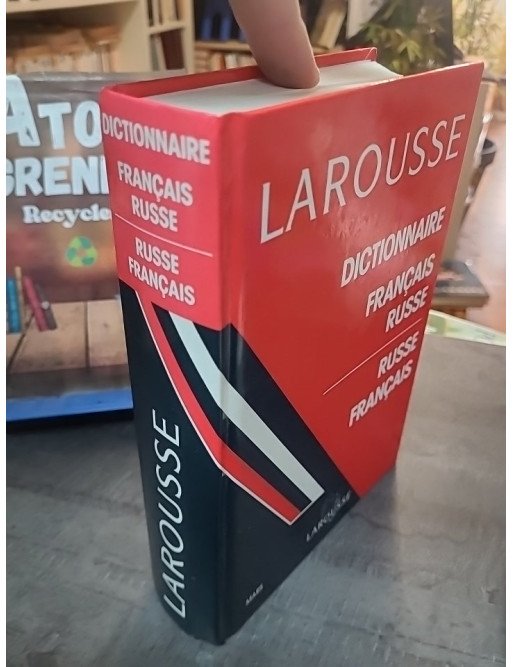 Dictionnaire français-russe et Russe-Français par Paul Pauliat : L'outil Larousse indispensable pour la langue russe