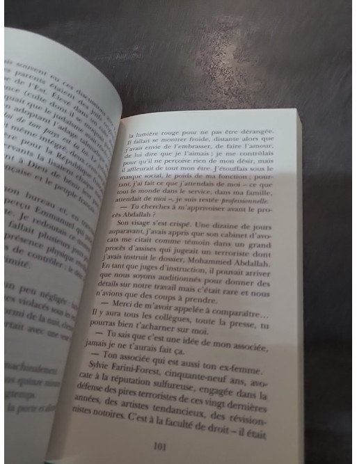 La décision Karine Tuil - Roman sur la Justice, le Terrorisme et les Choix Intimes