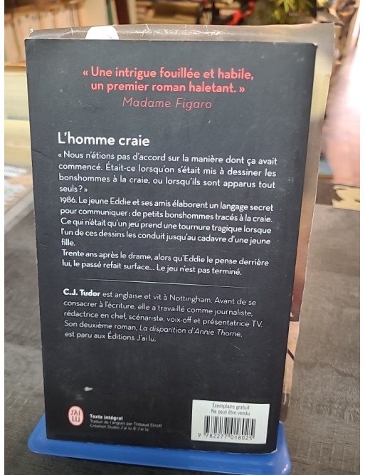 L'homme craie C.J. Tudor - Thriller psychologique sur les secrets d'enfance et un meurtre en 1986