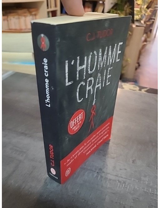 L'homme craie C.J. Tudor - Thriller psychologique sur les secrets d'enfance et un meurtre en 1986