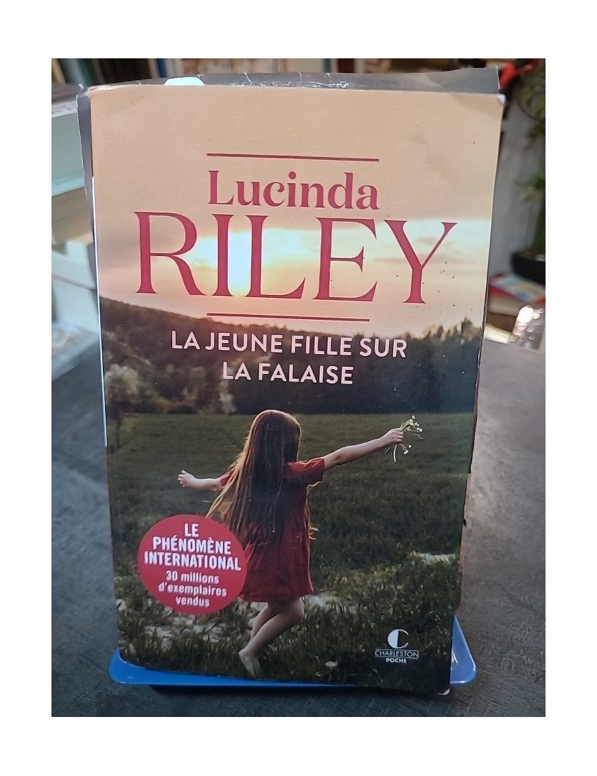 La jeune fille sur la falaise : le roman émouvant de Lucinda Riley