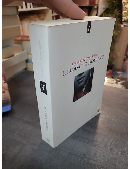 L'hibiscus pourpre - Roman bouleversant sur l'émancipation par Chimamanda Ngozi Adichie