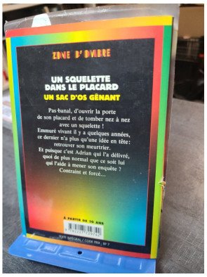 Un Squelette Dans Le Placard - Roman Jeunesse Mystère Zone d'ombre par J-R Black