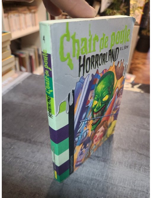 Horrorland, Tome 4 : Le cri du masque hanté par R. L. Stine - Roman jeunesse fantastique