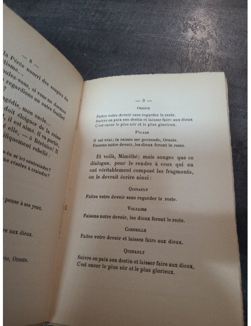 L'Enlèvement sans clair de lune de Tristan Derème : roman d'amour et de fantaisie de l'entre-deux-guerres.