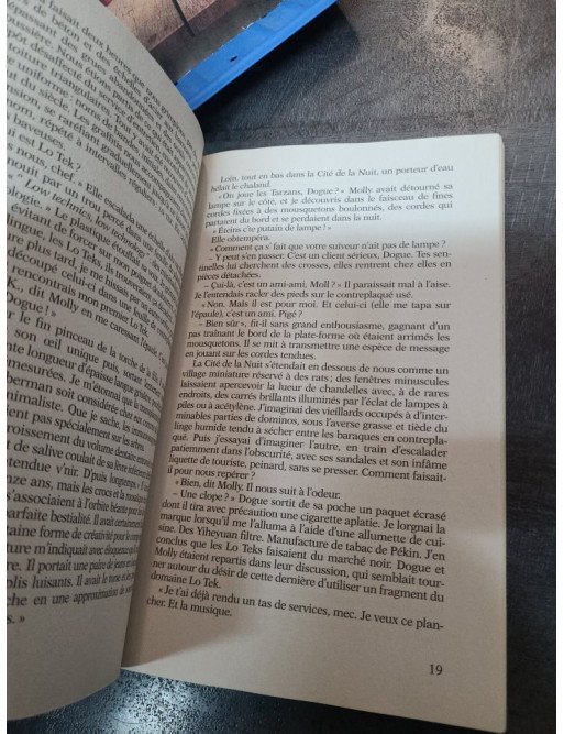 Fragments de rose en hologramme et autres nouvelles - Cinq récits cyberpunk par William Gibson, maître de la science-fiction