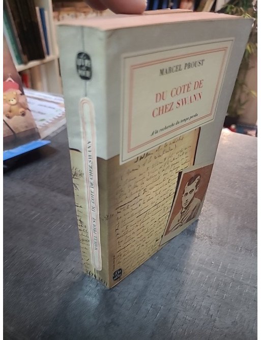 Du côté de chez Swann, le roman emblématique de Marcel Proust, explore l'enfance et l'amour dans La Recherche.