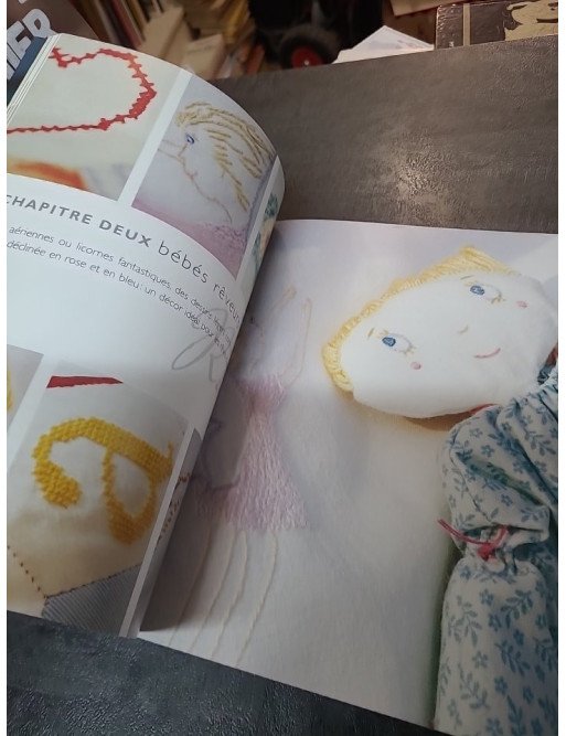 Trésors brodés - 22 Modèles à confectionner pour bébés et enfants par Claire Garland
