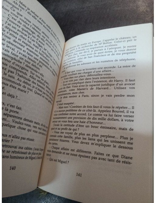 Désert brûlant de Christine Arnothy : Thriller et intrigue au cœur du désert du Nevada