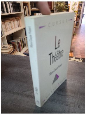Le Théâtre - Marie-Claude Hubert