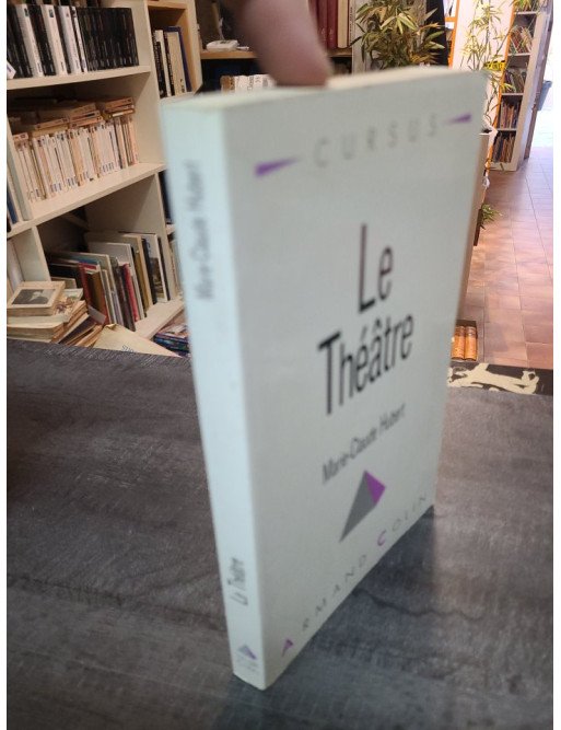 Le Théâtre - Marie-Claude Hubert