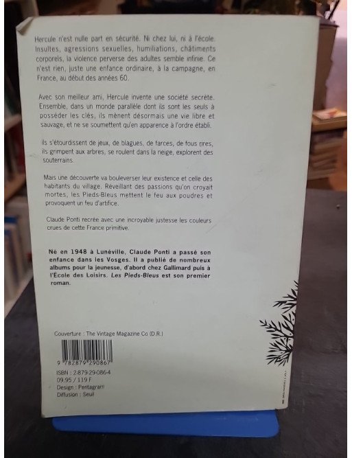 Les Pieds Bleus de Claude Ponti : Récit d'une enfance ordinaire à la campagne en France