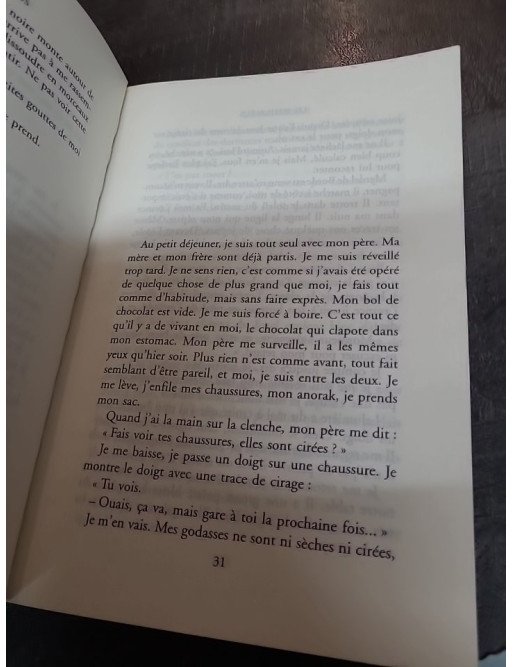 Les Pieds Bleus de Claude Ponti : Récit d'une enfance ordinaire à la campagne en France