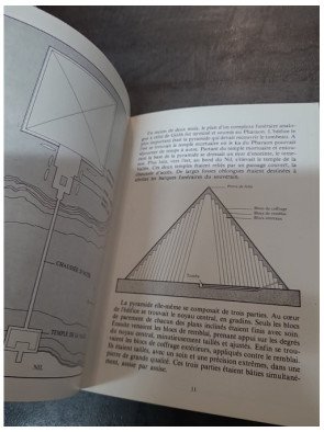 Naissance D Une Pyramide - David Macaulay