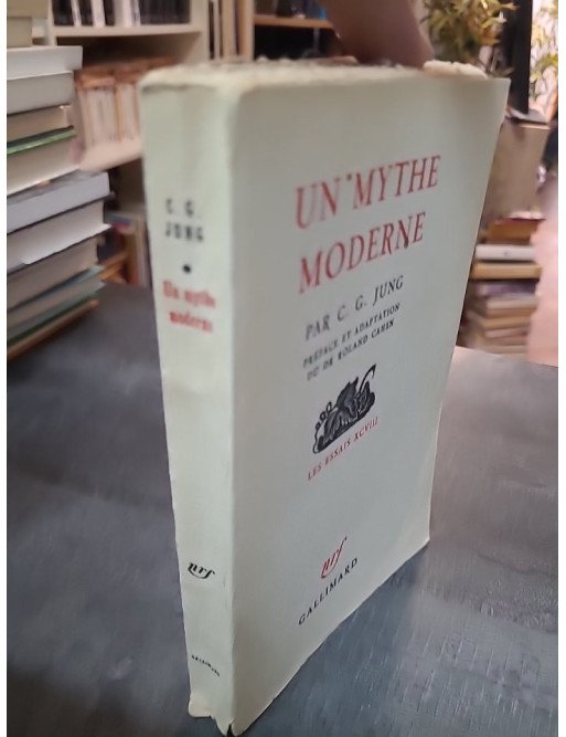 Un mythe moderne - L'analyse psychologique des OVNI et des signes du ciel par Carl Gustav Jung