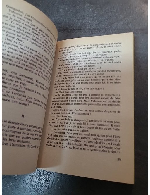 La mort n'est pas une fin - Agatha Christie