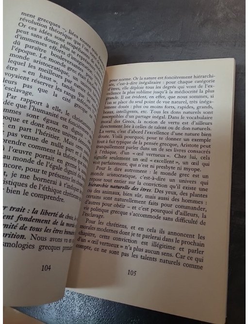 Apprendre à vivre par Luc Ferry : traité de philosophie pour affronter l'existence (édition anglaise)