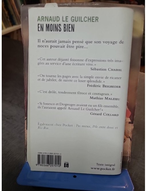 En moins bien - Roman humoristique et absurde par Arnaud Le Guilcher | Poche Pocket (avec déffo de fabrication)