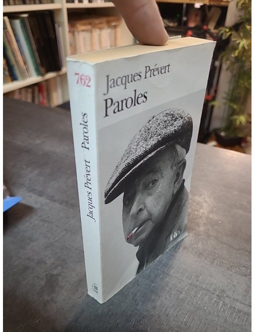 Paroles de Jacques Prévert | Poésie, amour et révolte contre la société moderne
