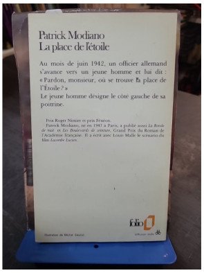La Place de l'étoile par Patrick Modiano | Premier roman récompensé | Collection Blanche Gallimard