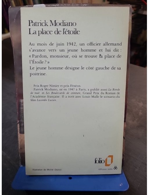 La Place de l'étoile par Patrick Modiano | Premier roman récompensé | Collection Blanche Gallimard