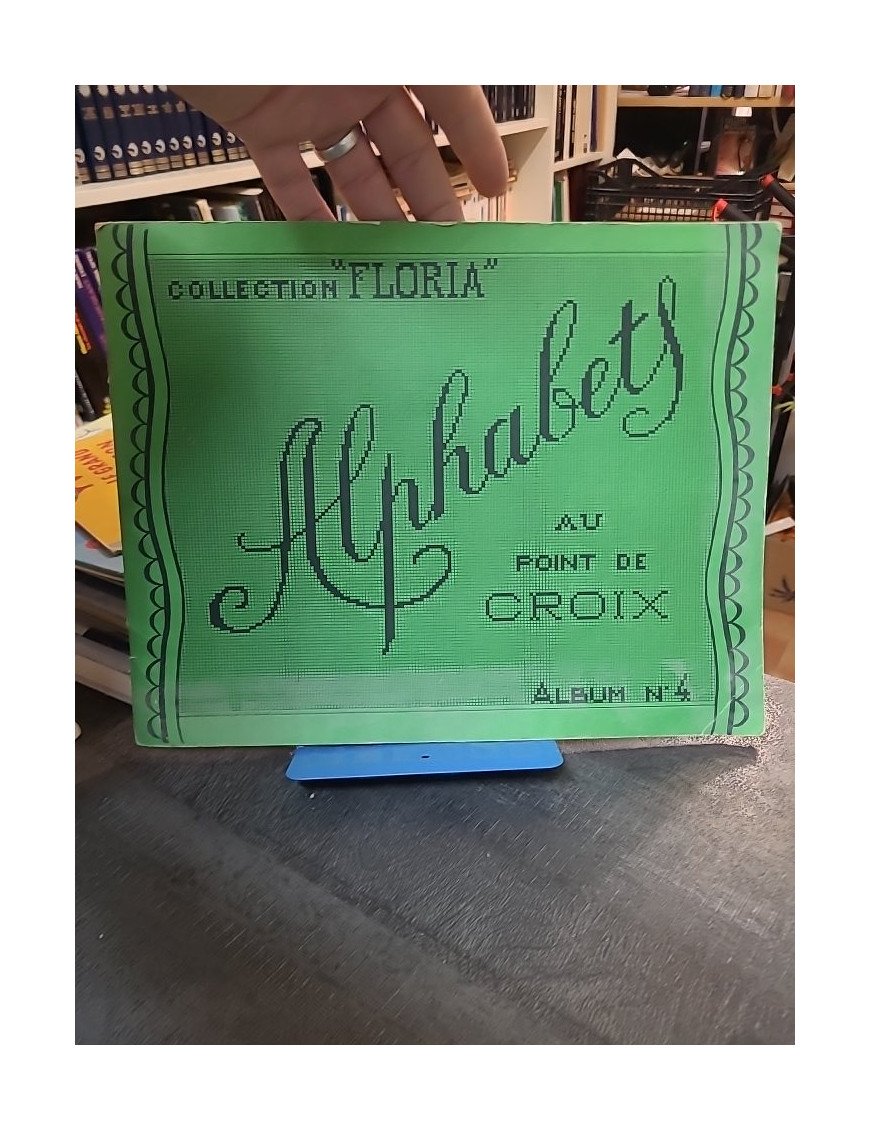 Alphabets au point de croix Album n°4 par Editions Margot