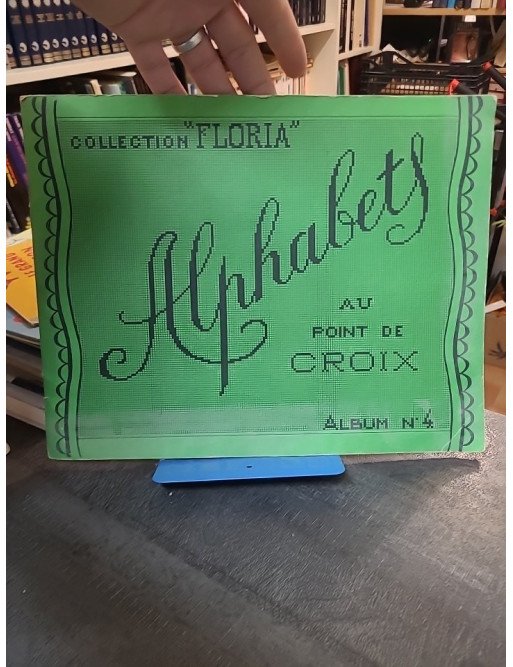 Alphabets au point de croix Album n°4 par Editions Margot