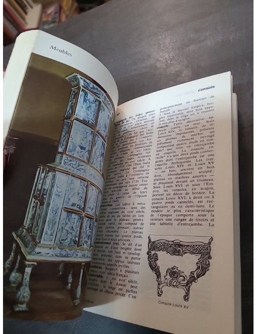 Le Dictionnaire Marabout des Antiquités et de la Brocante - Anne Saint-Clair