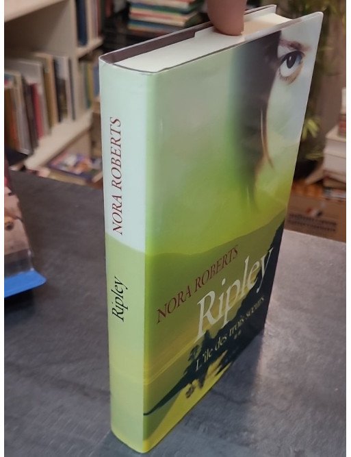Ripley (L'île des Trois Sœurs) de Nora Roberts tome 2
