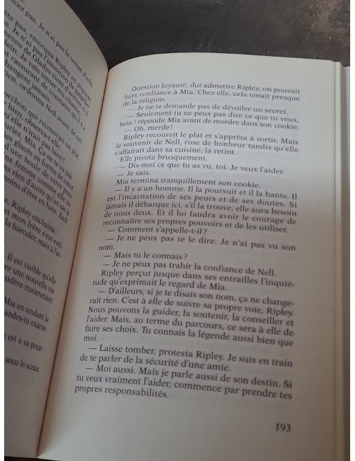 Nell (L'île des Trois Sœurs) de Nora Roberts