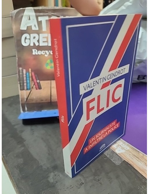 Flic - Un journaliste a infiltré la police