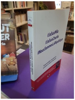-JeSuisMila -JeSuisCharlie -NousSommesLaRépublique 50 Personnalités Zineb El Rhazoui