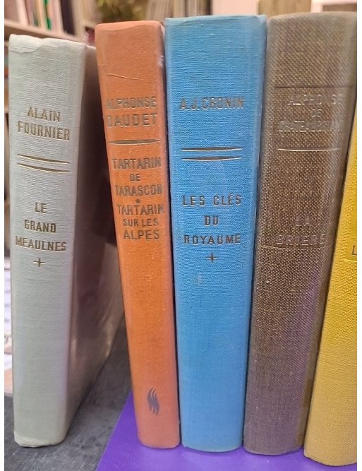 Lot de 7 livres colorés – Éditions Bernard Grasset, collection Super