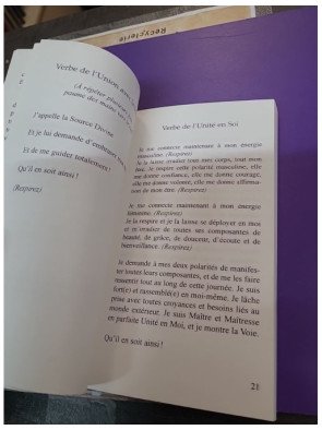 La Parole qui éclaire votre chemin – 111 verbes pour changer votre vie