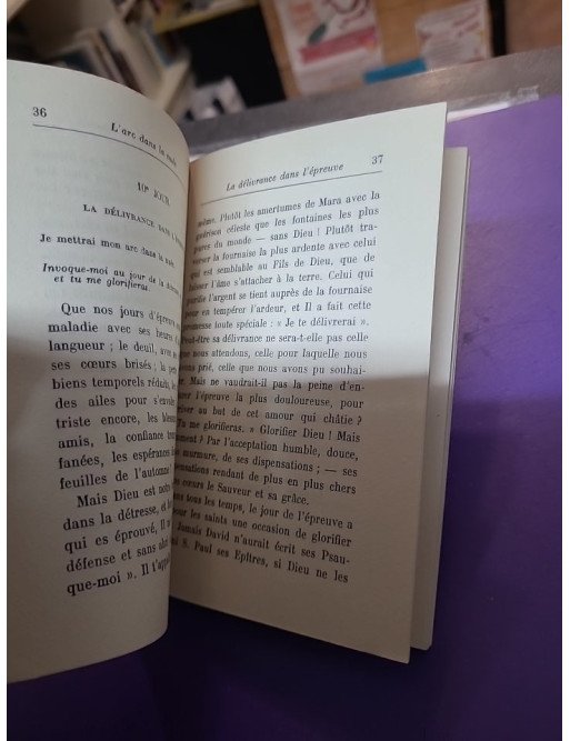 L’arc dans la nuée : méditations pour chaque jour du moi - Auteur inconnu