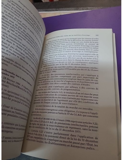 Le Droit de l'architecture par Michel Huet (Economica, 1990)