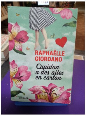 Cupidon a des ailes en carton