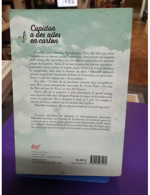 Cupidon a des ailes en carton