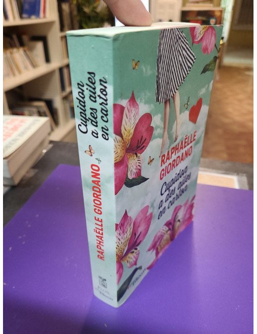 Cupidon a des ailes en carton