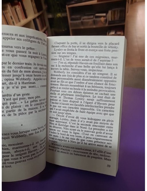 Enquête dans le brouillard – Elizabeth George